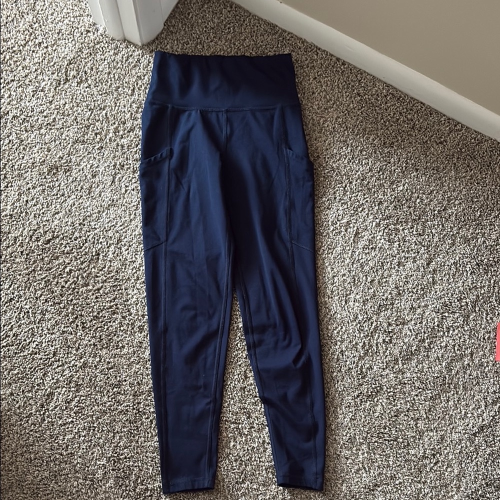 American Eagle navy blue leggings 
Size Small